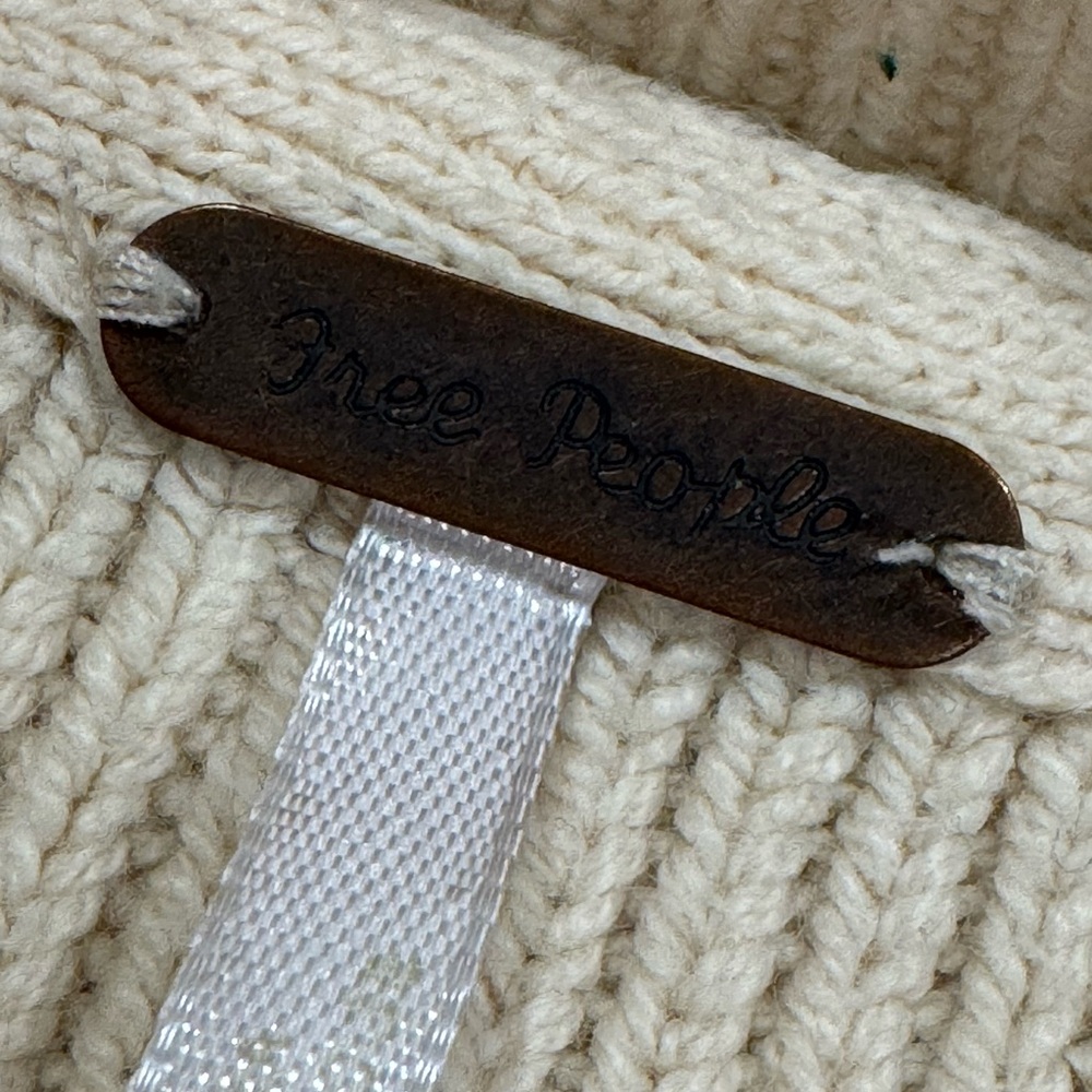 Free People Oversized Sweater size M - Picture 3 of 7
